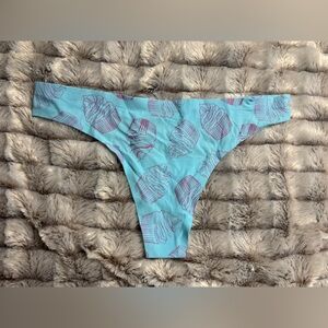 CHEEK BOSS THONG PANTIES NWT SZ MEDIUM